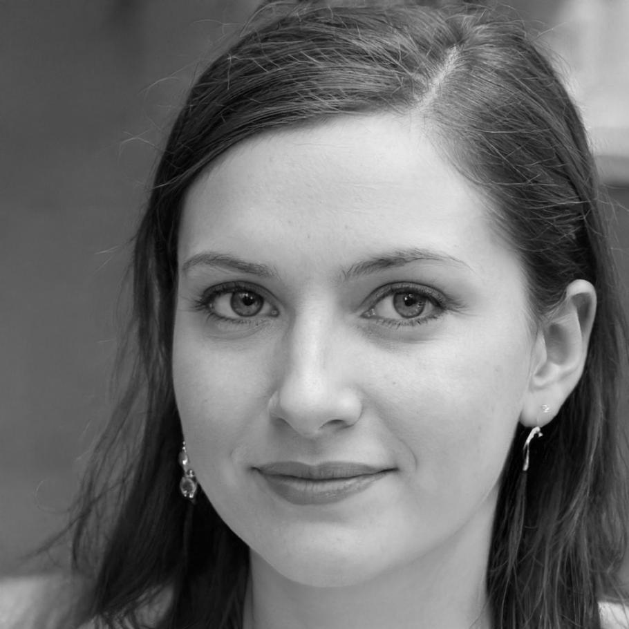 Sarah Mitchell - Estratega de Inversiones